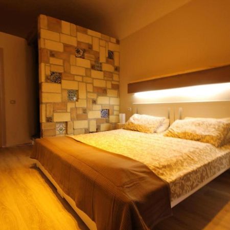 Zyz Holiday Home Palermo Bagian luar foto