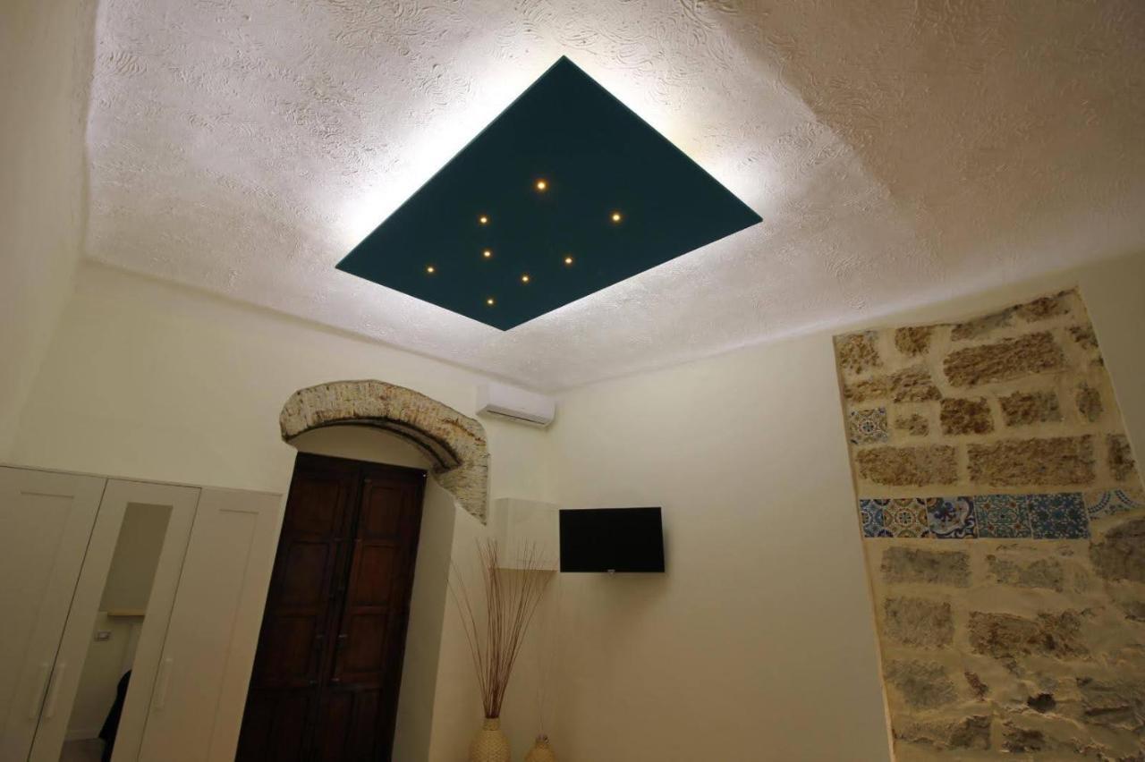Zyz Holiday Home Palermo Bagian luar foto